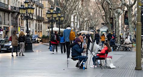 Las Ramblas Barcelona Street Artists + Human Statues - Barcelona Hacks