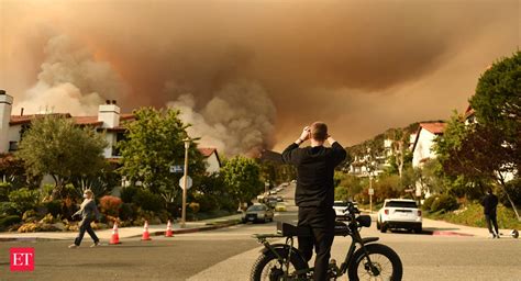 2 arson suspects detained in Los Angeles wildfire: Police - Under ...