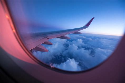 How to Take Photos Out an Airplane Window - Top Tech News