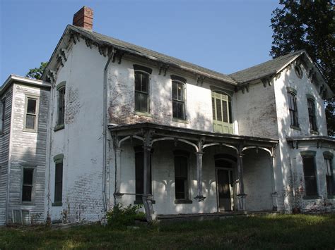 Abandoned Farmhouse in Shiloh, Illinois