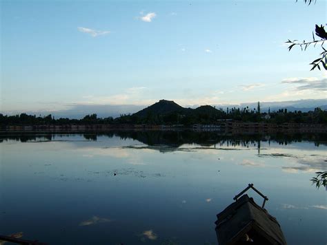 Asisbiz Kashmir Srinagar Dal lake panoramic views India India Apr 2004 015