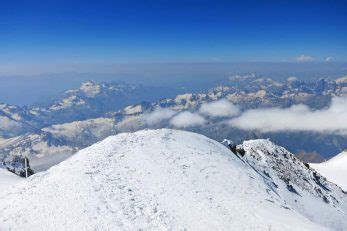 How to climb Mt. Elbrus - a detailed climbing guide - STINGY NOMADS