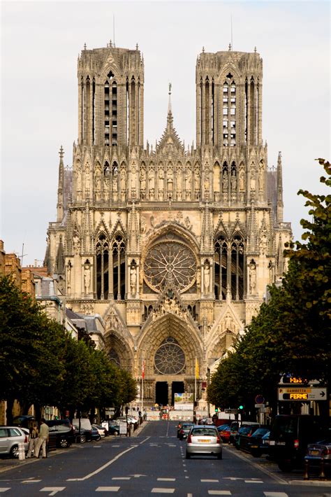 File:Facade de la Cathédrale de Reims - Avenue libergier.jpg - Wikimedia Commons