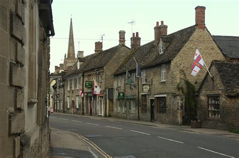 Lechlade is a small market town on the southern outskirts of the Cotswolds in Gloucestershire ...