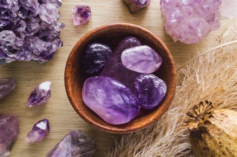 Amethyst Crystals – Meaning, Properties & Benefits of the Purple Stone