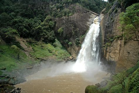 Dunhinda Falls near Badulla - LANKA EXCURSIONS HOLIDAYS