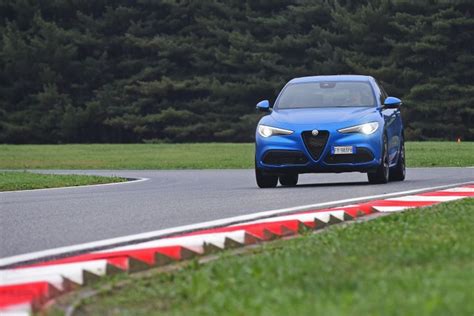 2020 Alfa Romeo Stelvio #569175 - Best quality free high resolution car images - mad4wheels
