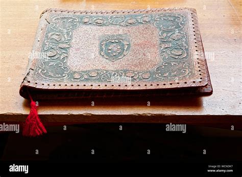 Antique book binding hi-res stock photography and images - Alamy