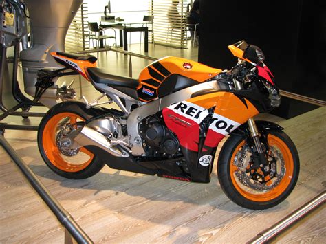 ファイル:Honda CBR 1000RR Fireblade Repsol SE.JPG - Wikipedia