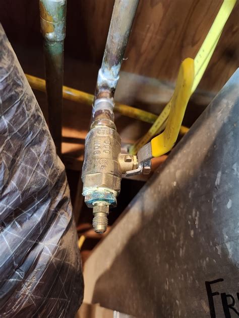 Refrigerator ice maker connection : r/Plumbing