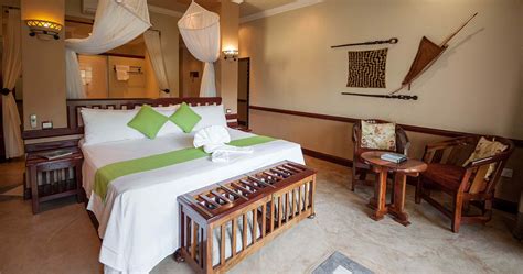 Chobe Safari Lodge in Kasane near Chobe National Park - Luxury safari ...