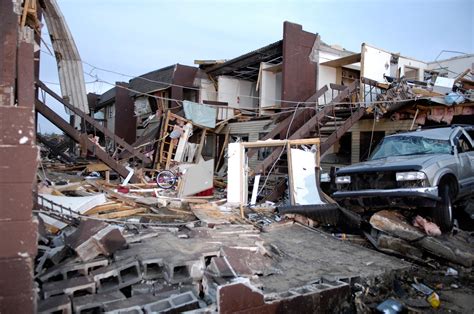 File:FEMA - 34088 - Tornado Damage at Union Univeristy in Jackson, Tennessee.jpg - Wikipedia ...