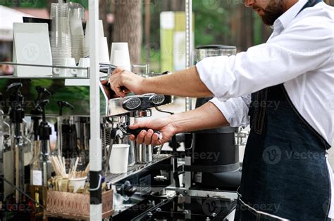 Barista making coffee using professional espresso machine 16249904 ...