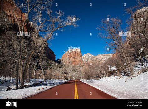 USA, Utah, Zion National Park, Zion Canyon Scenic Drive, winter Stock ...