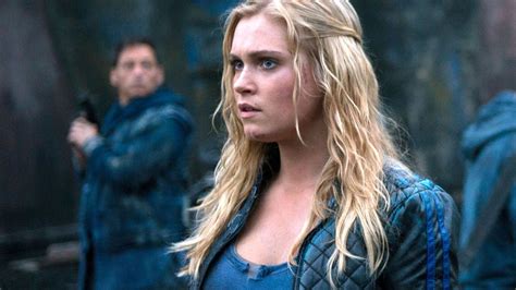 The 100: Clarke's New Season 3 Look Revealed - IGN