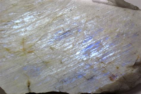 Moonstone (iridescent peristerite-oligoclase feldspar) (Ch… | Flickr