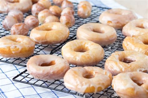 Original Glazed Donuts (Krispy Kreme Recipe Copycat) | The Worktop