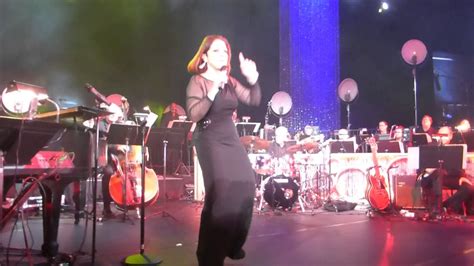 Gloria Estefan - Conga - Live In Atlanta - 5th October 2013 - YouTube