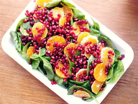 Bint Rhoda's Kitchen: Salad in Winter: Citrus Spinach Salad with Pomegranate Arils