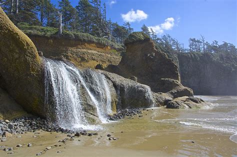 This Short Hike In Oregon Will Lead You To A Spectacular Beach ...