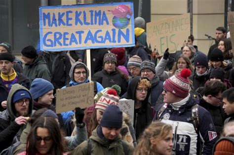 Climate activists protest Germany's transportation policies | AP News