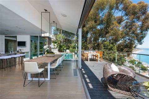 Matthew Perry Selling Modern Malibu Home