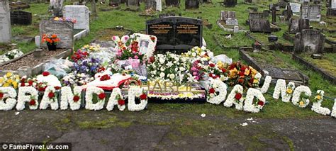 Five hearses and lavish floral tributes for notorious London crime lord ...