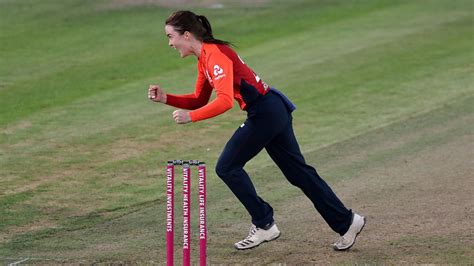 Mady Villiers, Tash Farrant among latest women's Hundred signings - ESPN