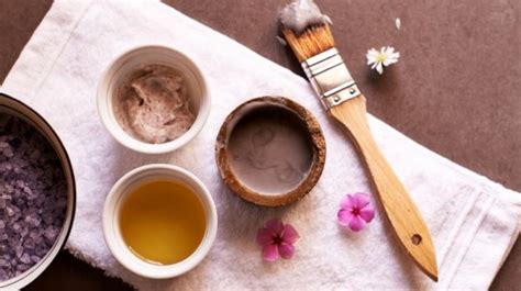 10 Surprising Benefits Of Multani Mitti On Hair, Skin & It's Uses - Trends 2024