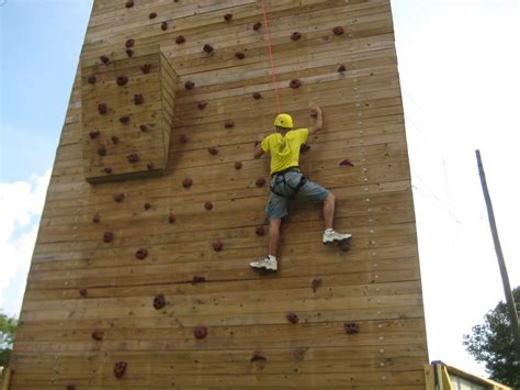 Wood texture | Climbing wall, Rock climbing wall, Outdoor climbing