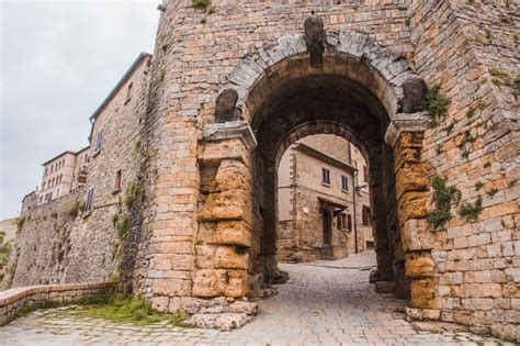 How to Trace the Ancient Etruscan History in Volterra • Globonaut