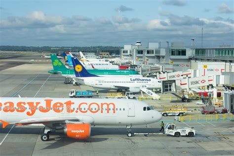 EasyJet Worldwide: Budget airlines’ idea to team up at Gatwick airport ...