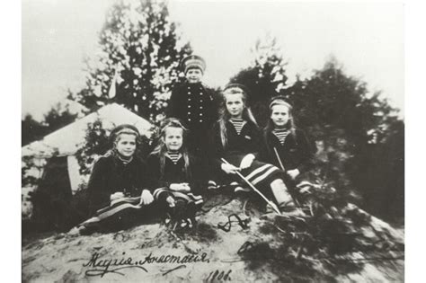 😂 Romanov family survivors. Remarkable private pictures of the Russian ...