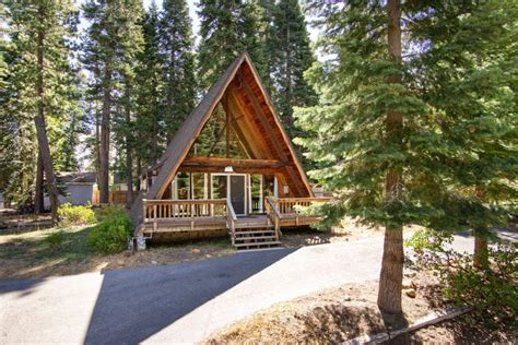 Reasons to visit Lake Tahoe in winter | Top Villas