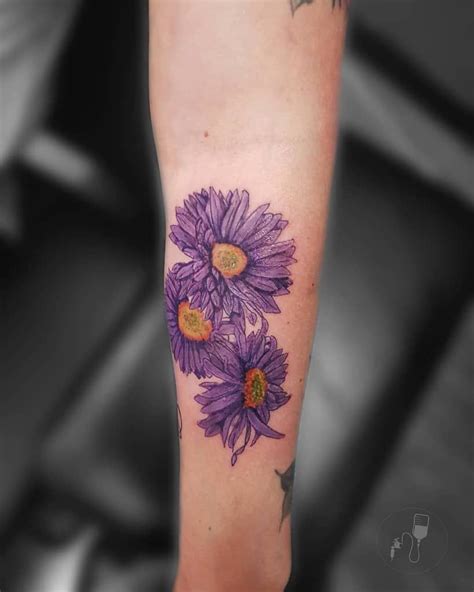 53 Beautiful Aster Flower Tattoo Ideas [2024 Guide] | Aster flower tattoos, Aster tattoo, Flower ...