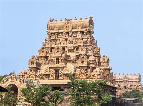 Brihadeshwara Temple Architecture and other Information - My Travel Picks & Pictures