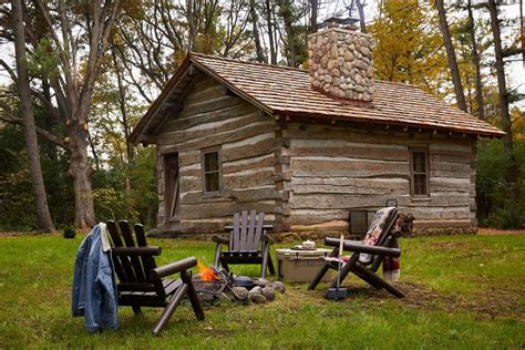 Tomczyk Cabin - River Wildlife - Hotel in Campbellsport, WI | The Vendry