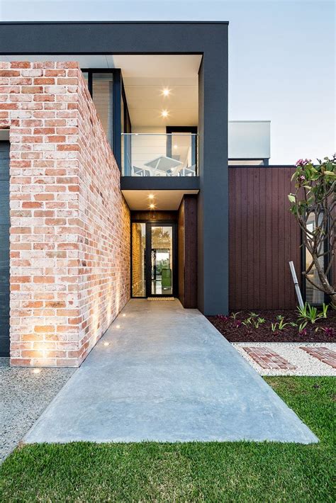 San Selmo Reclaimed | Austral Bricks | Brick exterior house, Modern brick house, House cladding