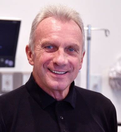 Hall Fame Quarterback Joe Montana Poses Editorial Stock Photo - Stock Image | Shutterstock