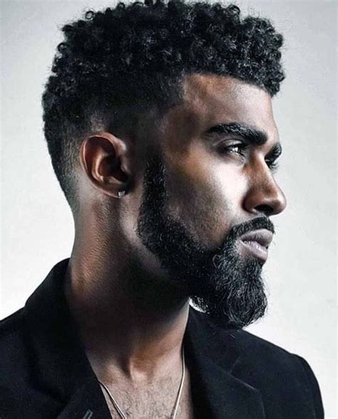 25 Mens Hairstyle for Curly Hair To Look Mesmerizing - Haircuts & Hairstyles 2021