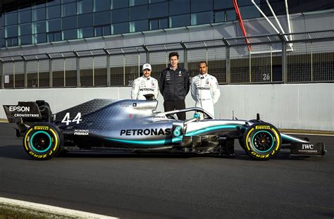 F1: Mercedes AMG Petronas Welcomes The W10 – MotorworldHype