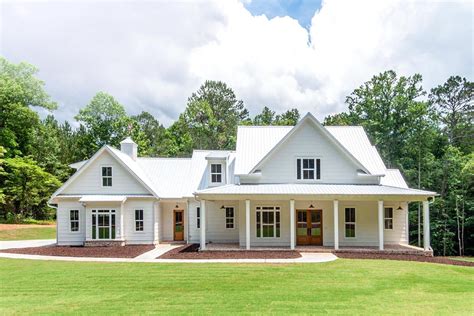 Relaxing Lowcountry Farmhouse House Plan Residence Style