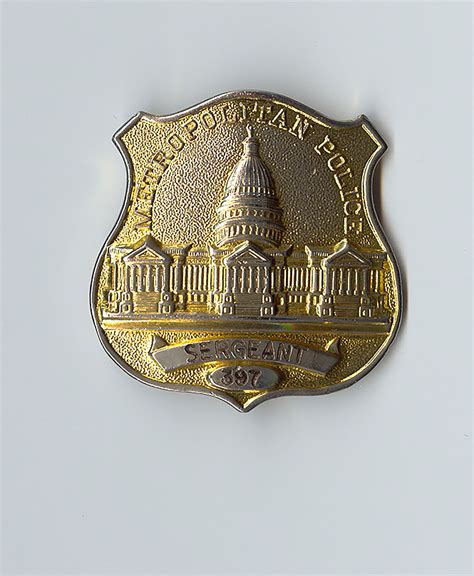 Badges and Rank Insignia of the Metropolitan Police Department ...