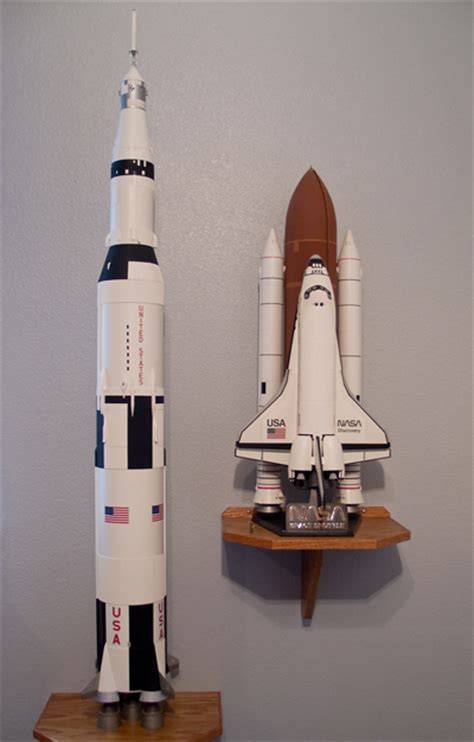 Scratchbuilt 1/72 scale Saturn V rocket - FineScale Modeler - Essential ...