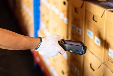 How RF Scanners Can Improve Your Warehouse | Extensiv