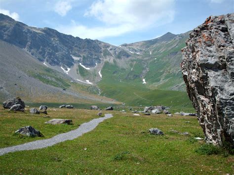 File:Engstligenalp Wheelchair path.jpg - Wikimedia Commons