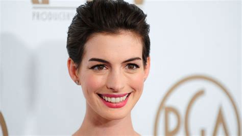 Anne Hathaway Daily Routine – Celebrity Daily Routine