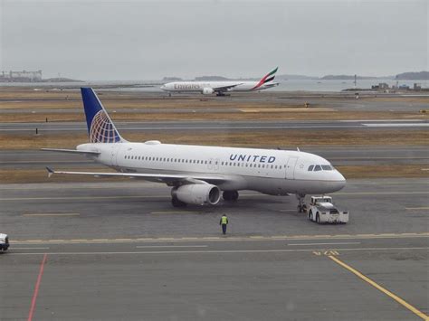 United Airlines Fleet Airbus A320-200 Details and Pictures