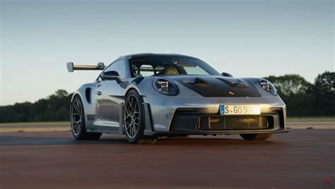 VIDEO: Auto Trader Reviews The Porsche 911 GT3 RS