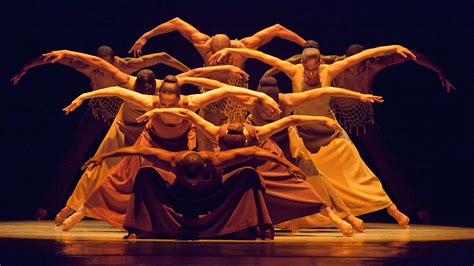 5 Iconic Modern Dance Performances & Examples | DanceUs.org